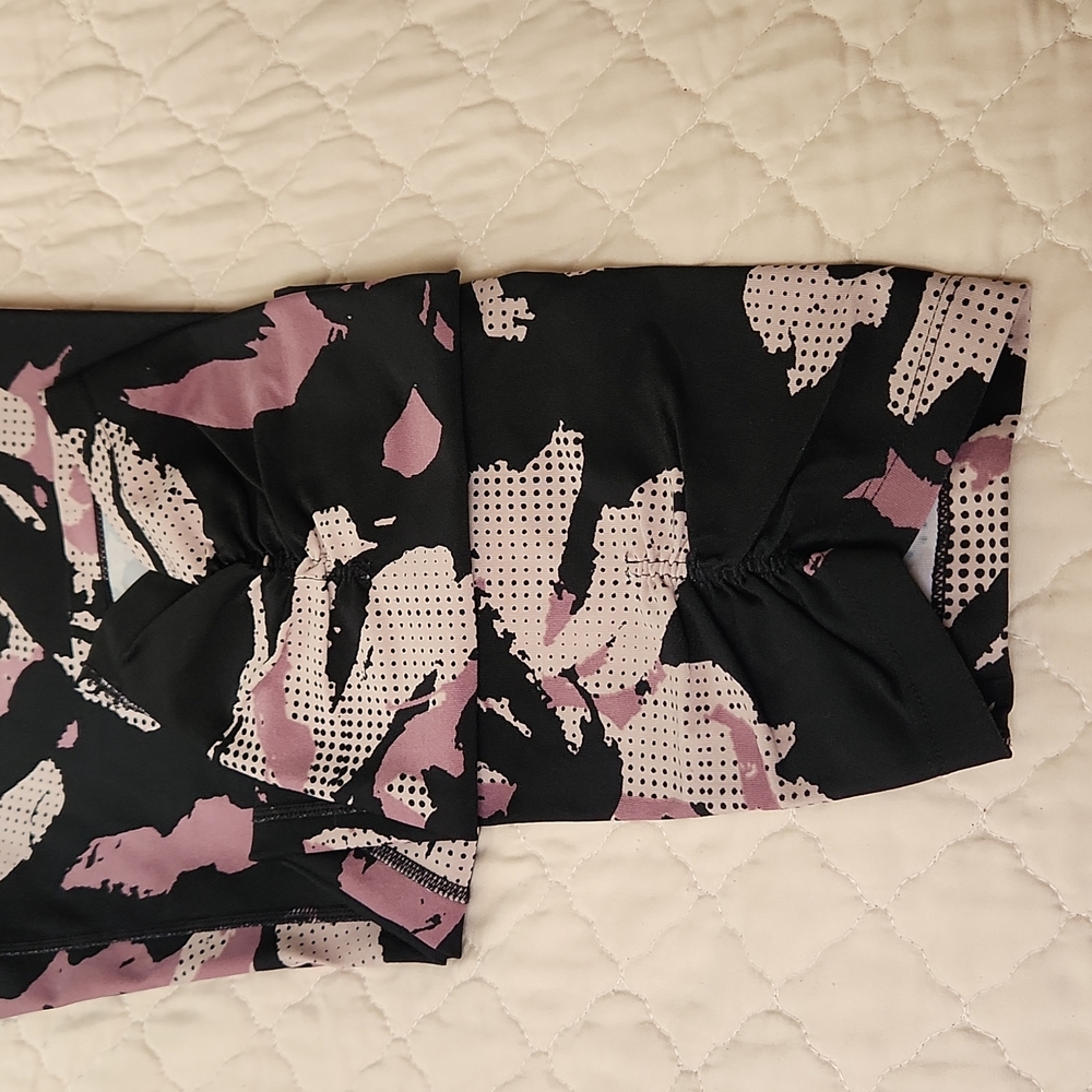 Performance Leggings - Picture 4 of 4